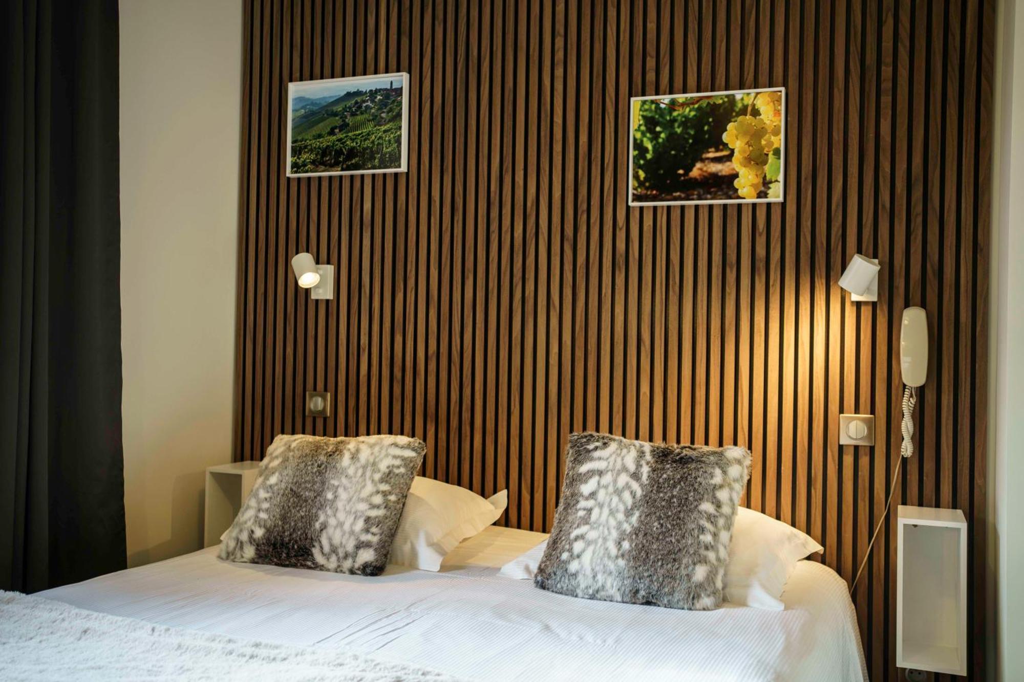 Hotel Restaurant Le Moulin De Saint Verand Bagian luar foto