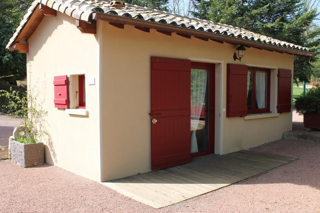 Hotel Restaurant Le Moulin De Saint Verand Bagian luar foto
