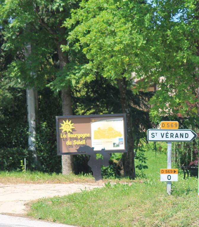 Hotel Restaurant Le Moulin De Saint Verand Bagian luar foto