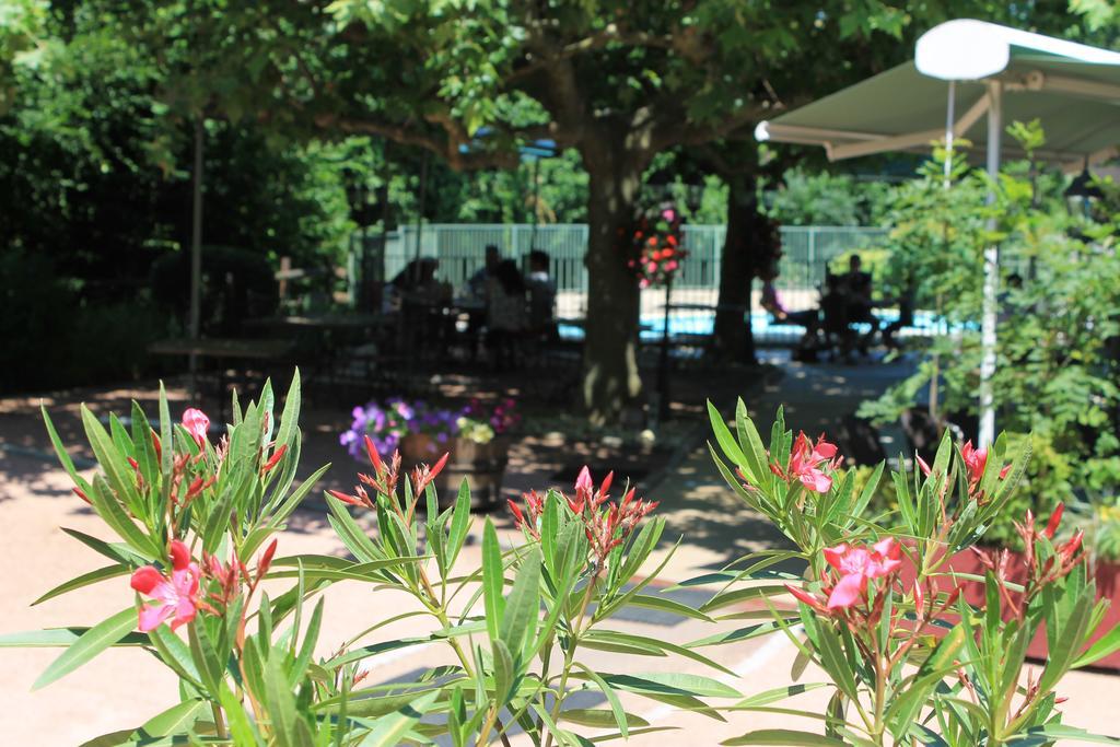 Hotel Restaurant Le Moulin De Saint Verand Bagian luar foto