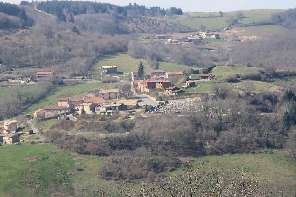 Hotel Restaurant Le Moulin De Saint Verand Bagian luar foto