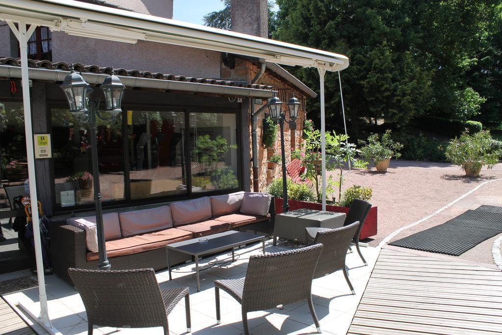 Hotel Restaurant Le Moulin De Saint Verand Bagian luar foto