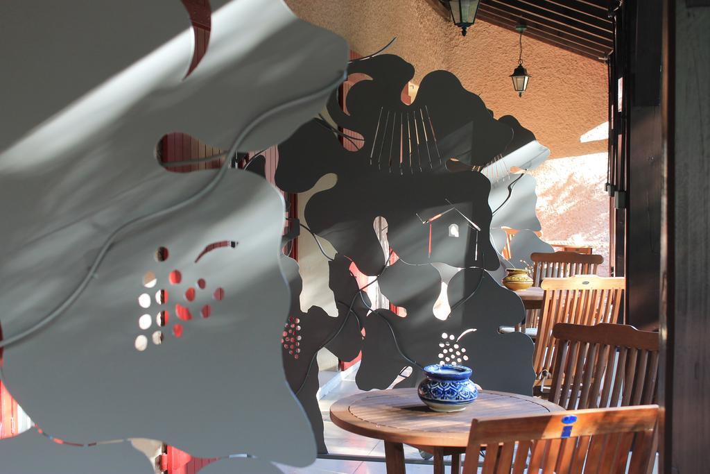 Hotel Restaurant Le Moulin De Saint Verand Bagian luar foto