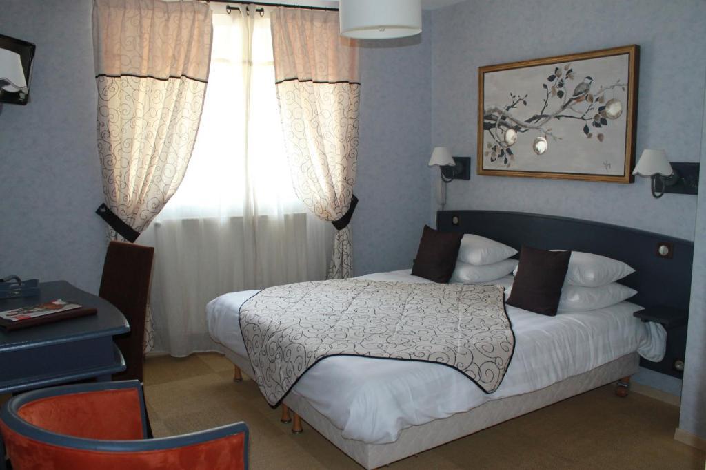 Hotel Restaurant Le Moulin De Saint Verand Ruang foto